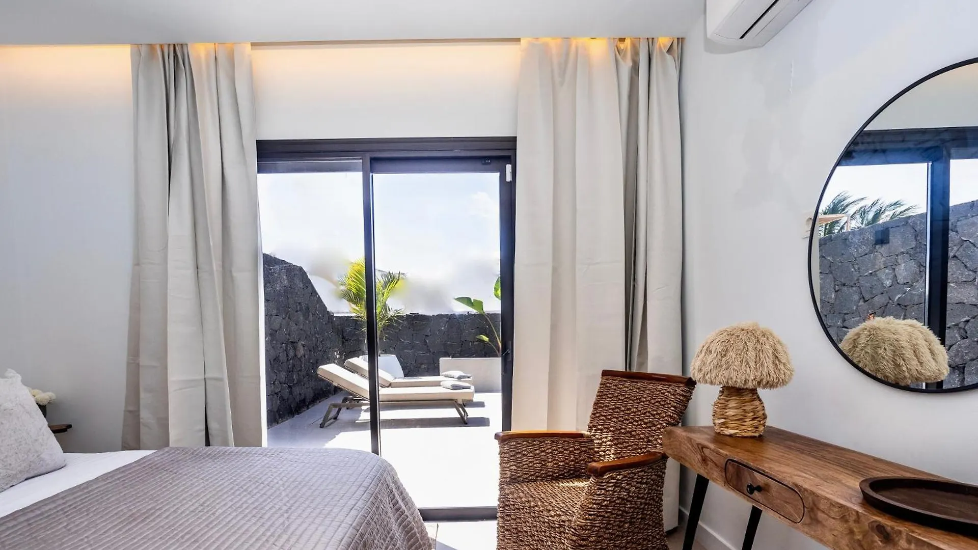 Luxurious Villa Acebo 4 Bed, 4 Bath, Private Pool Playa Blanca  Spanien